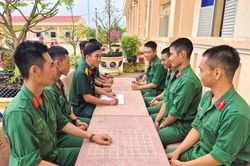 Chắt chiu phụ cấp gửi về gia đình