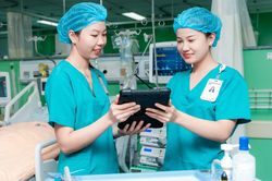 Đẩy mạnh chuyển đổi số, nâng cao chất lượng khám chữa bệnh