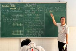 2 cô giáo, 10 năm, một tình thương