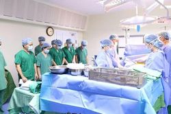 Bệnh viện Việt Nam-Thụy Điển Uông Bí thành công lấy và ghép đa tạng tại chỗ