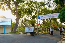 Khánh Hòa: 2 học sinh 'vượt rào' về tuổi vì muốn thử thách đánh giá năng lực