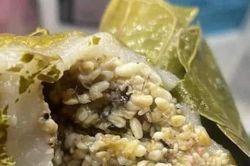 Món ăn bánh trứng kiến vào mùa, gây dị ứng, sốc phản vệ tùy người