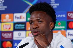 Vinicius: Tôi không thể hiểu Xabi Alonso muốn gì