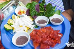 Món ăn 'hạ hỏa' ngày nắng nóng ở Hà Nội, hương vị gây tranh cãi vẫn hút khách