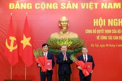 Trao các quyết định bổ nhiệm Trưởng Ban Tổ chức Trung ương, Chánh Văn phòng Trung ương Đảng