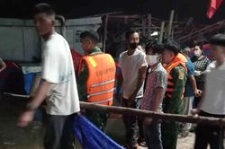 Đưa thi thể ngư dân tử vong trên biển vào bờ