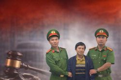 Những 'bệnh nh&acirc;n' rất tỉnh v&agrave; một nền c&ocirc;ng l&yacute; bị thử th&aacute;ch