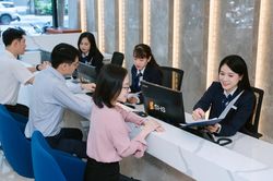 Nhân viên thu nợ ngân hàng không được chê ngoại hình, trí tuệ của khách