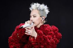 Ca sĩ G-Dragon nhận gần 1.200 tỷ đồng th&ugrave; lao, gi&uacute;p c&ocirc;ng ty tho&aacute;t lỗ