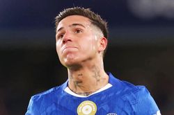 Enzo Fernandez nổi loạn ở Chelsea, nộp đơn đ&ograve;i sang Real Madrid