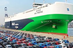 Ngành công nghiệp ô tô toàn cầu phải trả giá đắt vì chiến sự Trung Đông