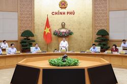 Chính phủ bắt tay ngay vào công việc, xử lý các nhiệm vụ vừa cấp bách vừa lâu dài