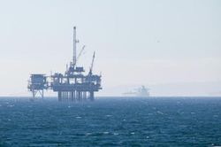 Ấn Độ chuẩn bị nhập khẩu dầu Iran lần đầu sau 7 năm