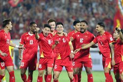 Tuyển Việt Nam: HLV Kim Sang Sik thiếu gì để mạnh hơn?