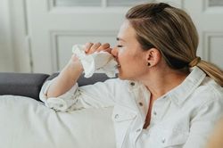 Tranh tiền phúng điếu, anh em khóc òa khi đọc mảnh giấy mẹ để lại lúc lâm chung