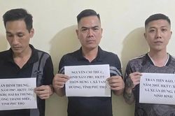 Ba người đàn ông kéo nữ nhân viên quán karaoke vào phòng VIP đánh đập, ép trả tiền