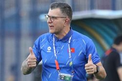 HLV Cristiano Roland nói thẳng về con trai của Quang Hải