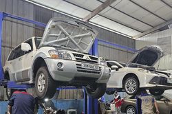 Bao lâu nên bảo dưỡng ô tô định kỳ để xe luôn 'khỏe' và mượt mà?