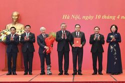 Tổng Bí thư, Chủ tịch nước trao Quyết định của Bộ Chính trị chỉ định Đảng ủy Quốc hội