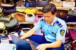 Phát hiện 7 cơ sở kinh doanh hàng thời trang giả mạo nhãn hiệu