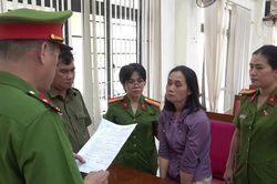 Bắt tạm giam người phụ nữ phá khóa, chiếm nhà của người trúng đấu giá