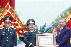 Tổng B&iacute; thư, Chủ tịch nước T&ocirc; L&acirc;m dự Lễ đ&oacute;n nhận Danh hiệu Anh h&ugrave;ng LLVT nh&acirc;n d&acirc;n của Qu&acirc;n khu 3