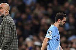 Pep Guardiola giận Bernardo Silva về quyết định rời Man City