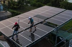 Ồ ạt lắp điện mặt trời, cảnh báo mới khiến hiệu suất tấm pin sụt giảm nhanh