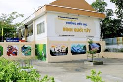 TP.Hồ Chí Minh: Tạm dừng hoạt động cơ sở cung cấp suất ăn sau khi hơn 100 học sinh có biểu hiện bất thường