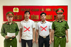 Quyền lực giả - trục lợi thật