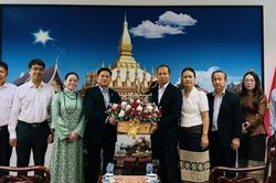 Tổng lãnh sự quán Việt Nam tại Khon Kaen chúc mừng Tết cổ truyền Bunpimay