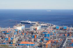 EU tăng nhập LNG Nga khi khủng hoảng Trung Đông siết nguồn cung
