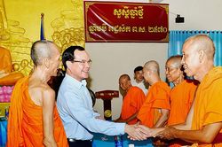 Bộ trưởng Bộ Dân tộc và Tôn giáo thăm, chúc mừng Tết cổ truyền Chôl Chnăm Thmây tại Vĩnh Long