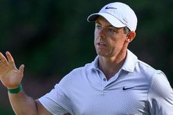 The Masters: McIlroy siêu phàm, Jon Rahm thoát hiểm