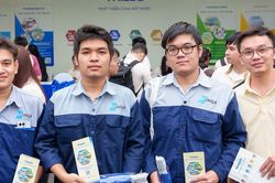 Sinh viên kỹ thuật chưa tốt nghiệp đã 'đắt như tôm tươi'