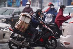 Nắng nóng tăng mạnh 1 tháng tới, không khí lạnh rình rập gây giông, sét bất thường