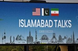 Mỹ - Iran bắt đầu đàm phán, ông Trump nói 'đang dọn dẹp' eo biển Hormuz