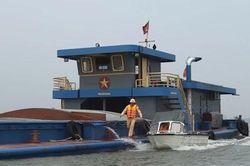 Tăng cường kiểm soát an toàn các tuyến sông Thủ đô trước mùa mưa bão