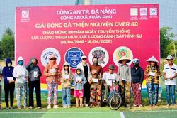 Sôi nổi giải bóng đá thiện nguyện