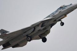 So sánh sức mạnh tiêm kích Su-57 của Nga và chiến đấu cơ F-16 của Mỹ
