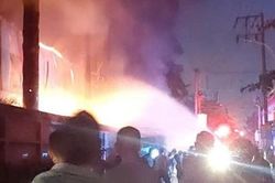Cháy dãy phòng ở TPHCM, hai người tử vong