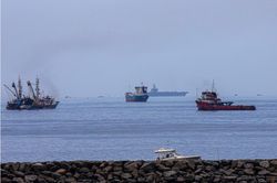 Iran phủ nhận việc 2 tàu chiến Mỹ đi qua eo biển Hormuz