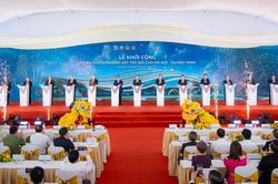 Thủ tướng bấm nút khởi công tuyến đường sắt cao tốc đầu tiên ở Việt Nam