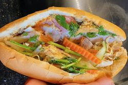 Nguyên nhân các vụ ngộ độc bánh mì liên tiếp khiến cả trăm người nhập viện
