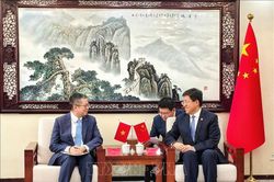Nâng cao nhận thức của thế hệ trẻ về quan hệ truyền thống Việt - Trung