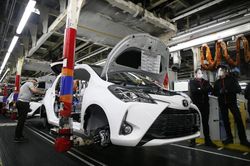 Từ Hybrid đến EV: Khoảng cách và cuộc rượt đuổi sinh tồn nghẹt thở của người Nhật