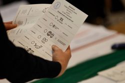 Thủ tướng Hungary Viktor Orban thừa nhận thất bại, kết thúc 16 năm nắm quyền