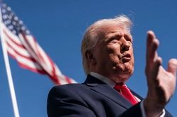 Vì sao ông Trump muốn phong tỏa eo biển Hormuz đang bị Iran kiểm soát?