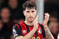 Tin tức về chuyển nhượng 13/4: MU chốt Senesi, Atletico ký Lewandowski