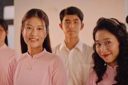 Phim 'Hẹn em ngày nhật thực' vượt mốc doanh thu 100 tỷ đồng